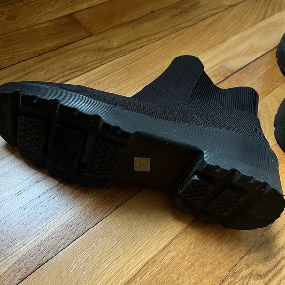 Vivaia Round-Toe Wedge Boots(Everly), size 10.5 - Picture 6 of 6